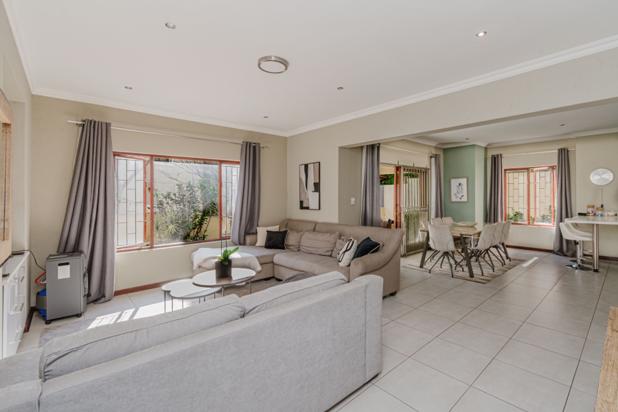 3 Bedroom Property for Sale in Broadacres Gauteng