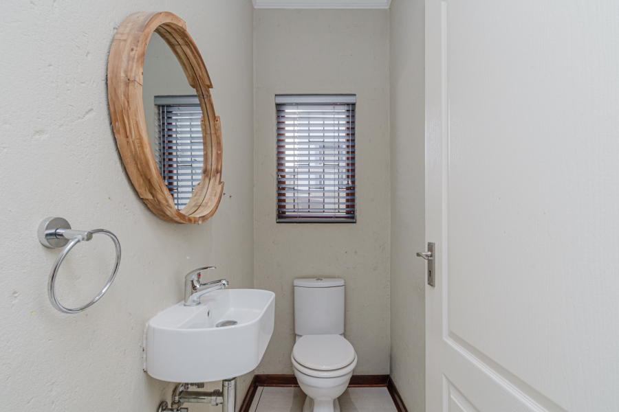 3 Bedroom Property for Sale in Broadacres Gauteng