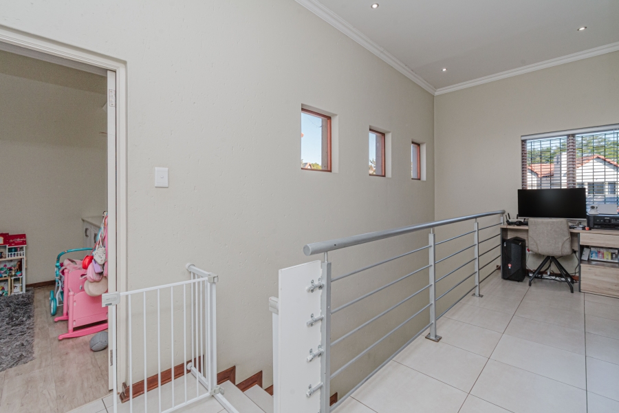 3 Bedroom Property for Sale in Broadacres Gauteng