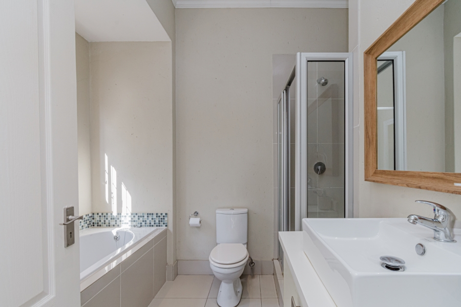 3 Bedroom Property for Sale in Broadacres Gauteng