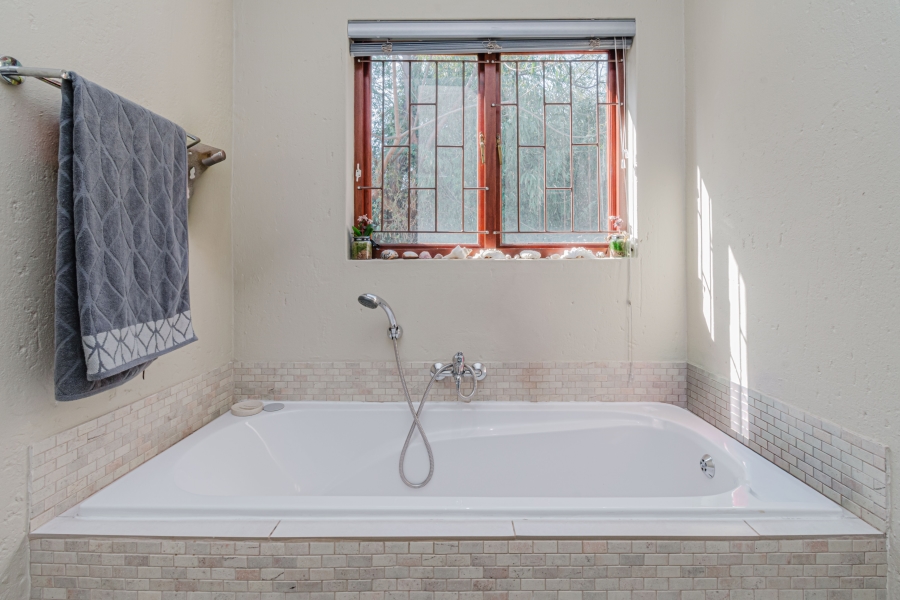 3 Bedroom Property for Sale in Broadacres Gauteng