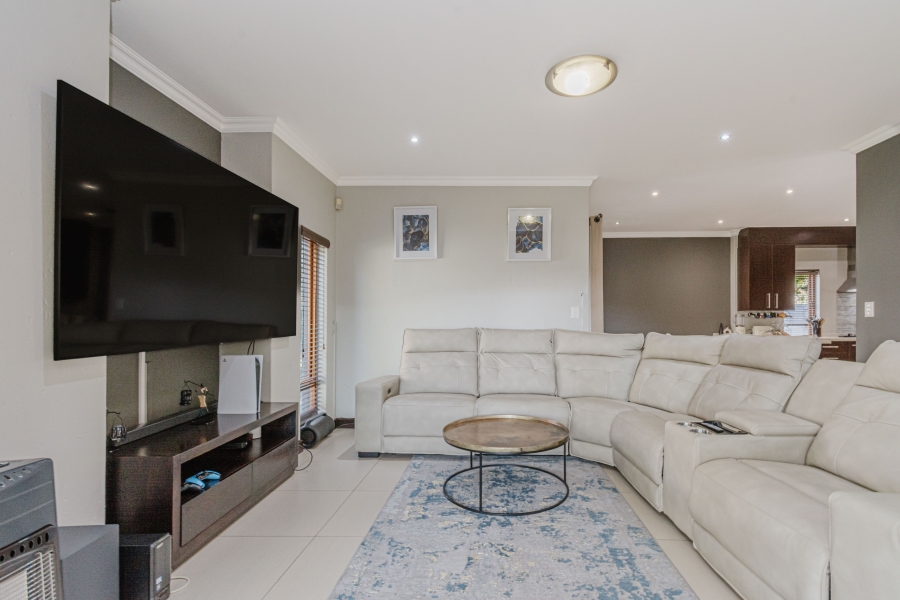 3 Bedroom Property for Sale in Broadacres Gauteng