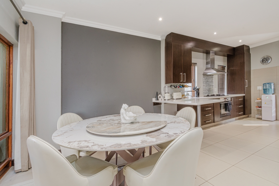 3 Bedroom Property for Sale in Broadacres Gauteng