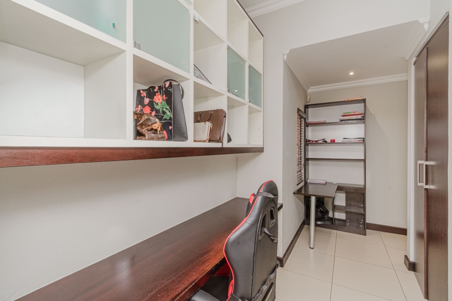 3 Bedroom Property for Sale in Broadacres Gauteng
