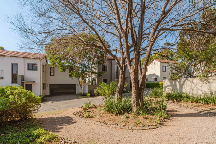 3 Bedroom Property for Sale in Broadacres Gauteng