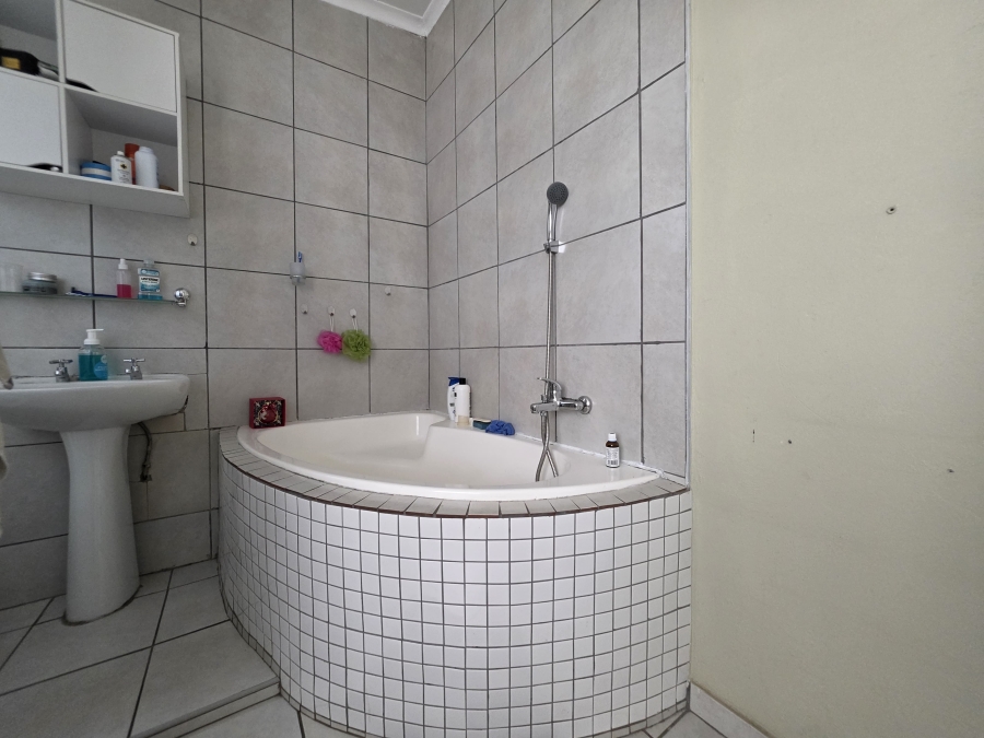4 Bedroom Property for Sale in Florentia Gauteng