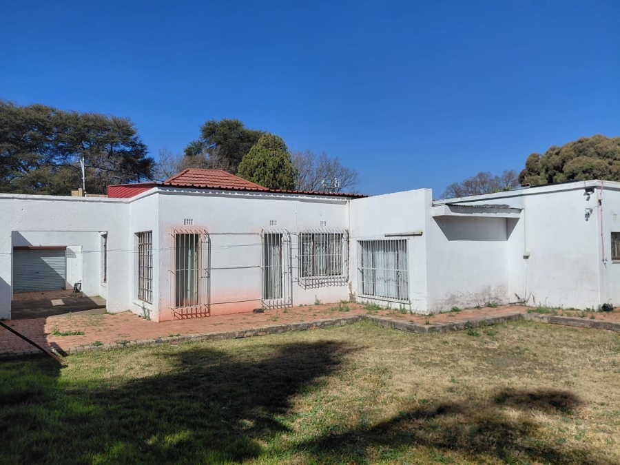 8 Bedroom Property for Sale in Westdene Gauteng