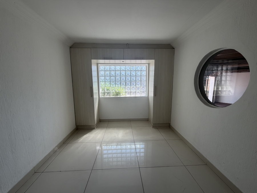 To Let 4 Bedroom Property for Rent in Erasmia Gauteng