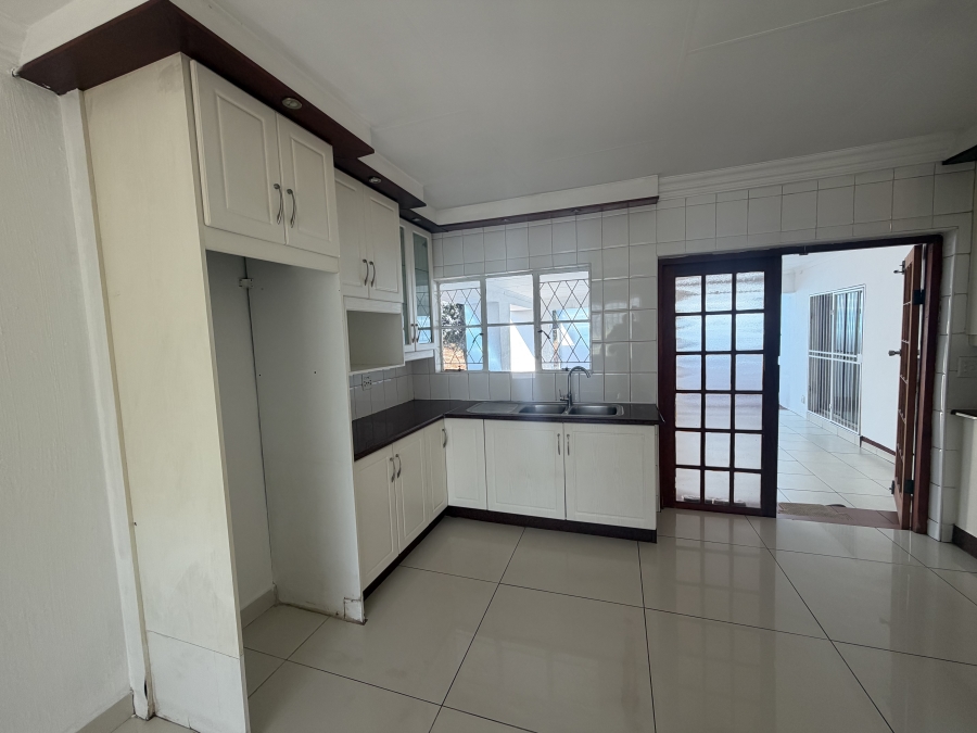 To Let 4 Bedroom Property for Rent in Erasmia Gauteng