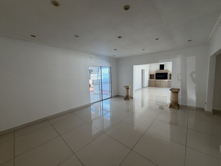 To Let 4 Bedroom Property for Rent in Erasmia Gauteng
