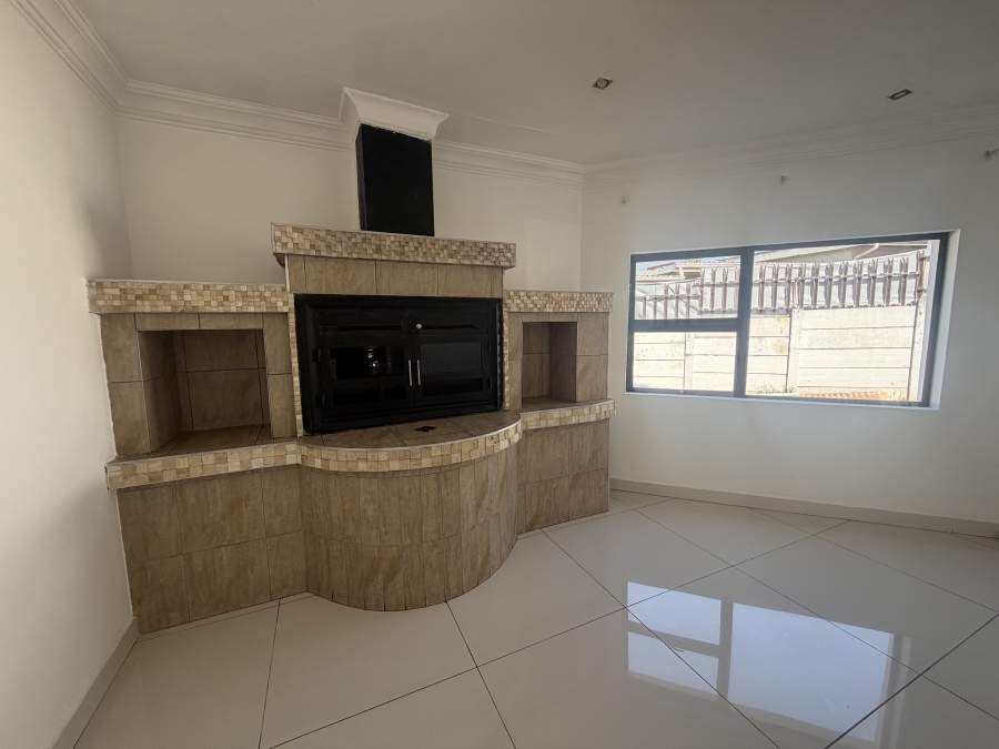 To Let 4 Bedroom Property for Rent in Erasmia Gauteng