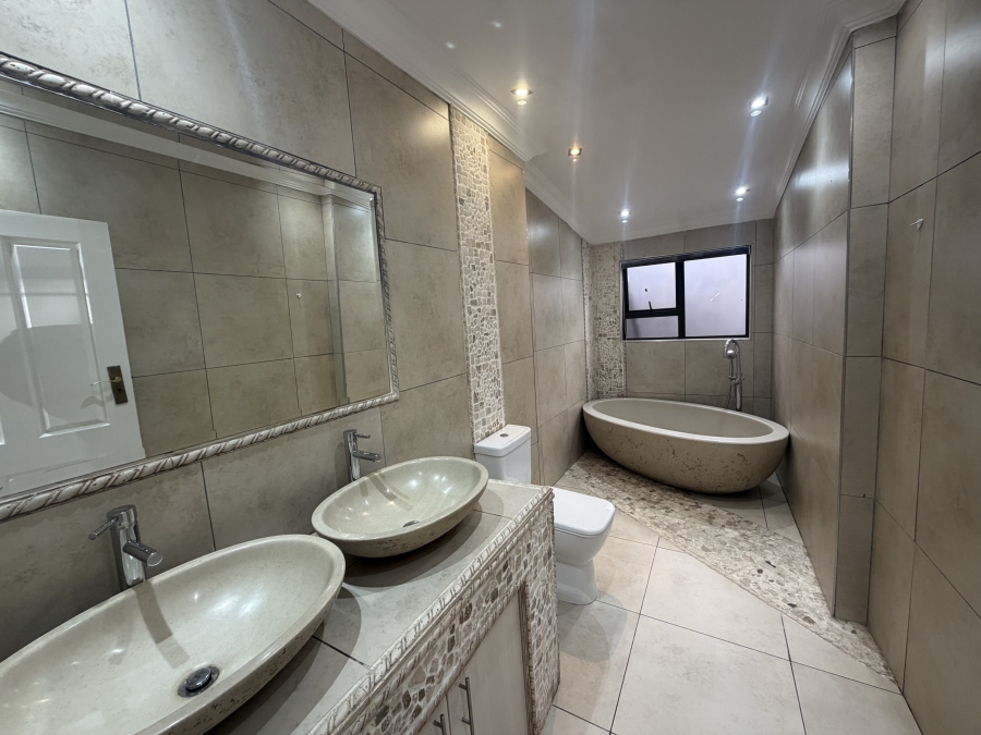 To Let 4 Bedroom Property for Rent in Erasmia Gauteng
