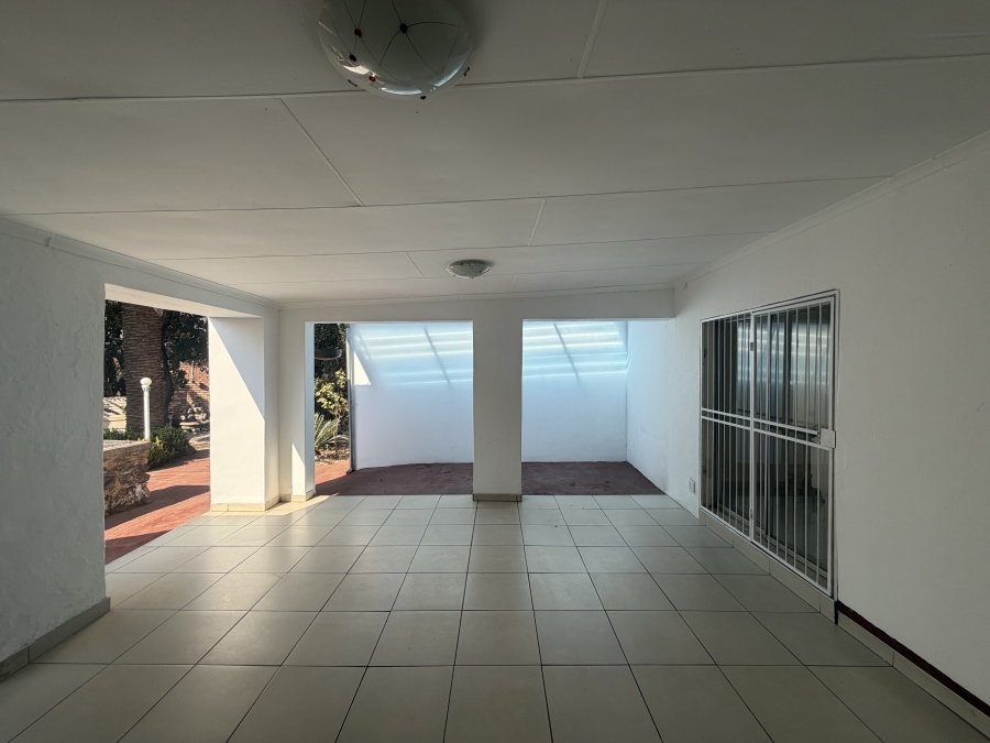 To Let 4 Bedroom Property for Rent in Erasmia Gauteng