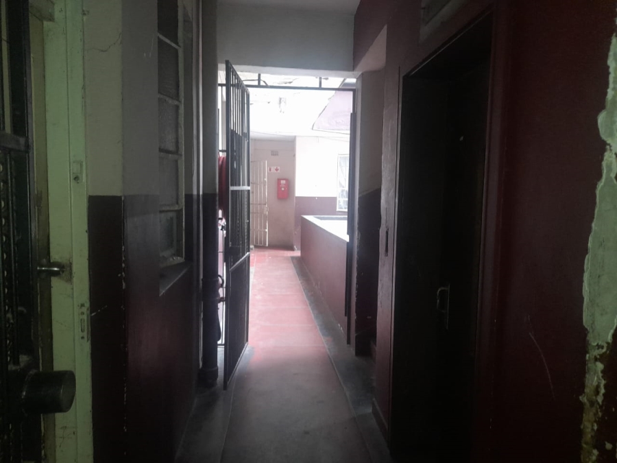 2 Bedroom Property for Sale in Hillbrow Gauteng