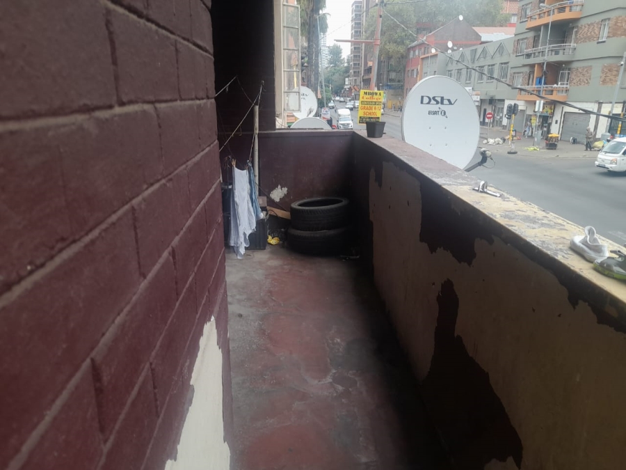 2 Bedroom Property for Sale in Hillbrow Gauteng