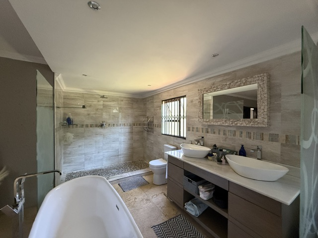5 Bedroom Property for Sale in Crystal Park Gauteng