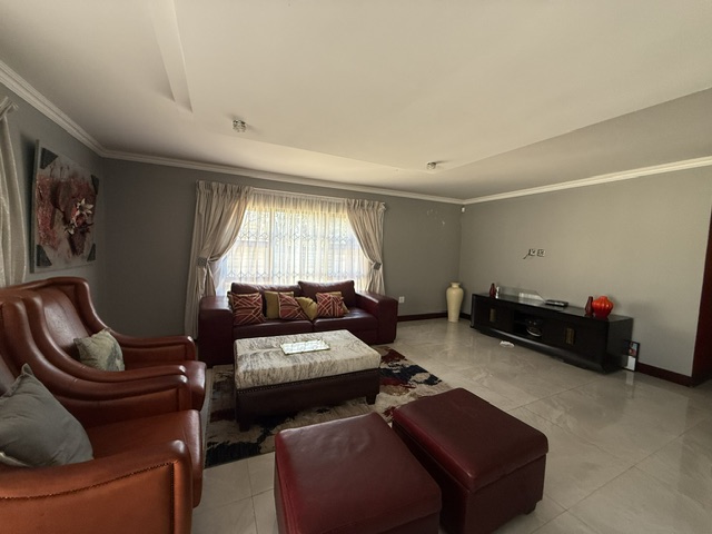 5 Bedroom Property for Sale in Crystal Park Gauteng