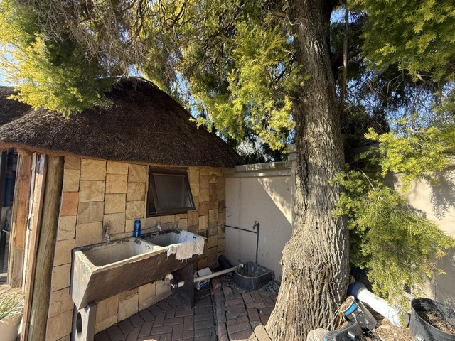 5 Bedroom Property for Sale in Crystal Park Gauteng