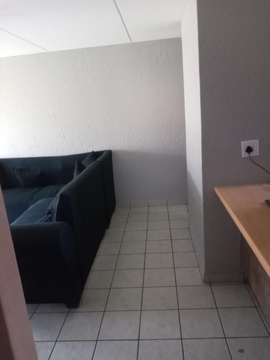 2 Bedroom Property for Sale in Meredale Gauteng