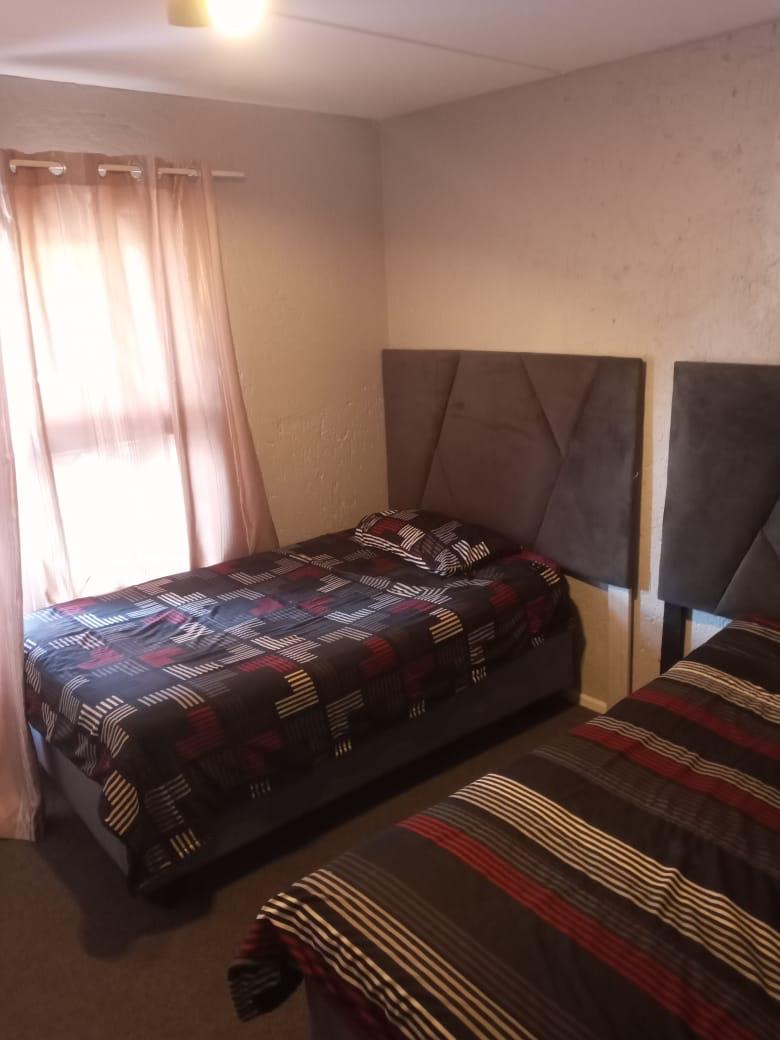 2 Bedroom Property for Sale in Meredale Gauteng
