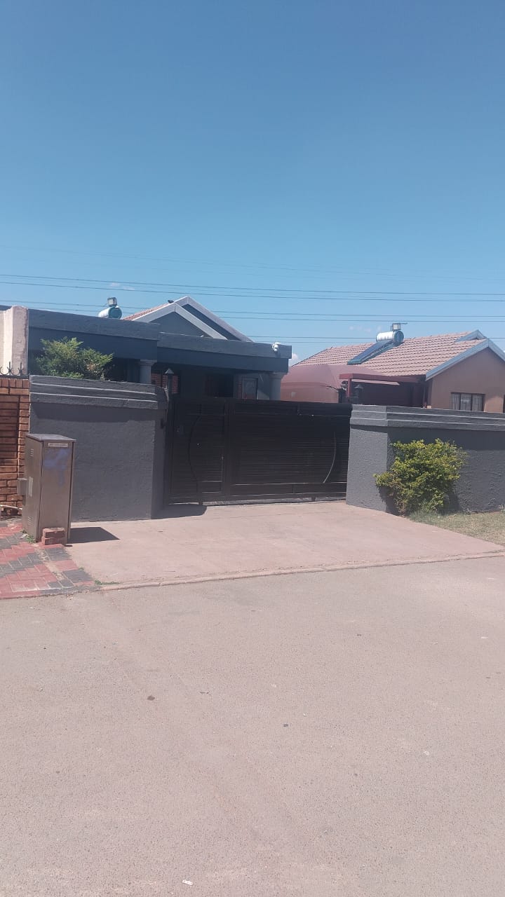 3 Bedroom Property for Sale in Soshanguve VV Gauteng