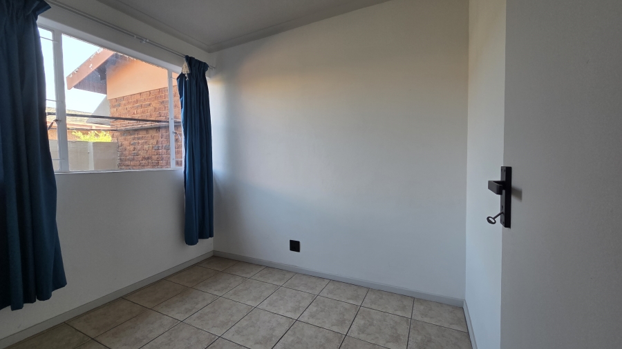 2 Bedroom Property for Sale in Hermanstad Gauteng