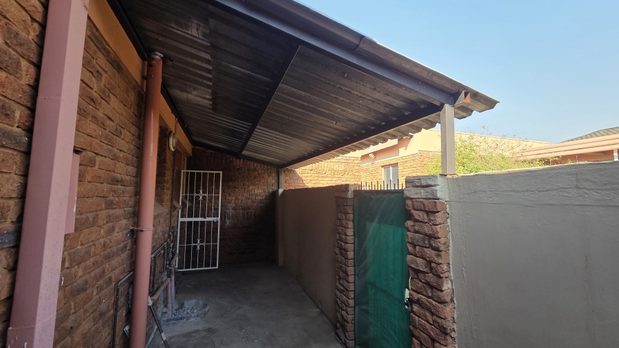 2 Bedroom Property for Sale in Hermanstad Gauteng