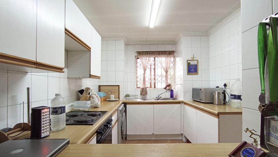 2 Bedroom Property for Sale in Sunninghill Gauteng