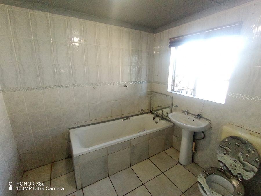 5 Bedroom Property for Sale in Primrose Gauteng
