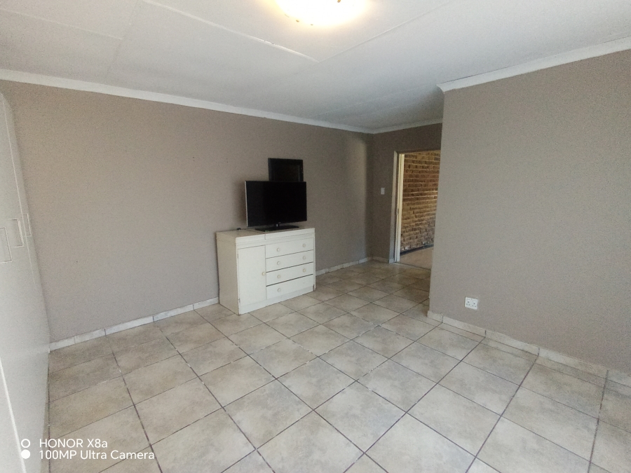 5 Bedroom Property for Sale in Primrose Gauteng
