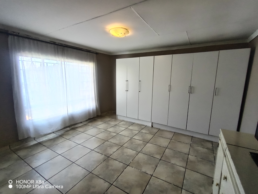 5 Bedroom Property for Sale in Primrose Gauteng