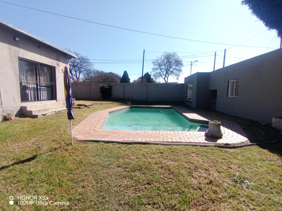 5 Bedroom Property for Sale in Primrose Gauteng
