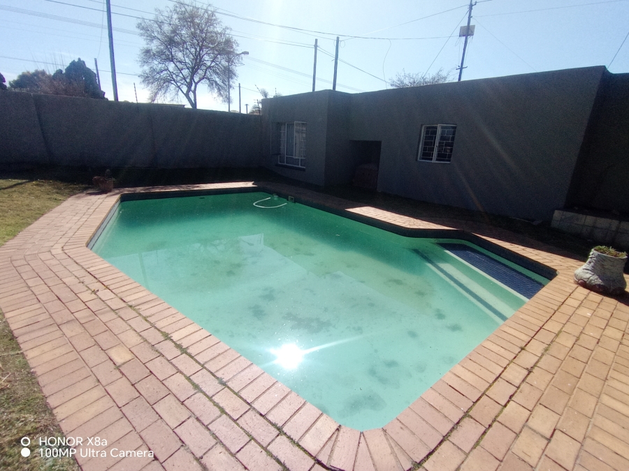 5 Bedroom Property for Sale in Primrose Gauteng