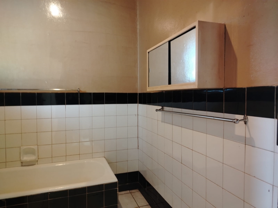 1 Bedroom Property for Sale in Symhurst Gauteng