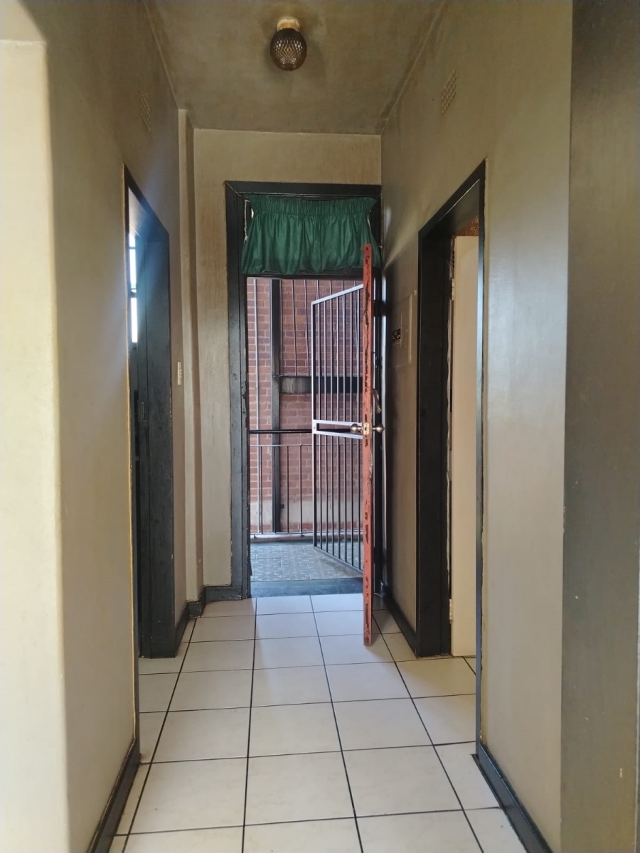 1 Bedroom Property for Sale in Symhurst Gauteng