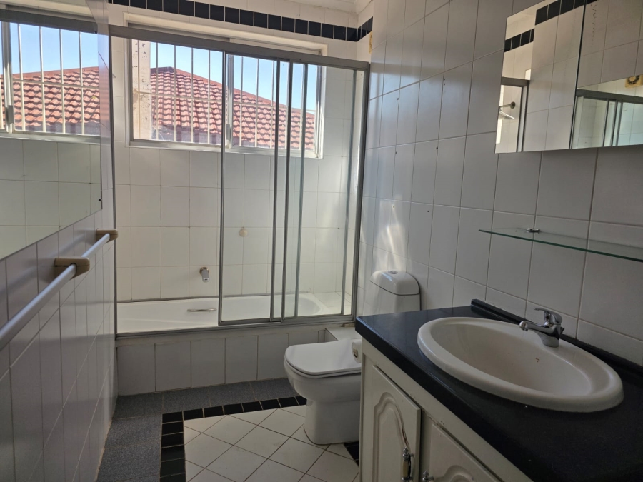 2 Bedroom Property for Sale in Orange Grove Gauteng