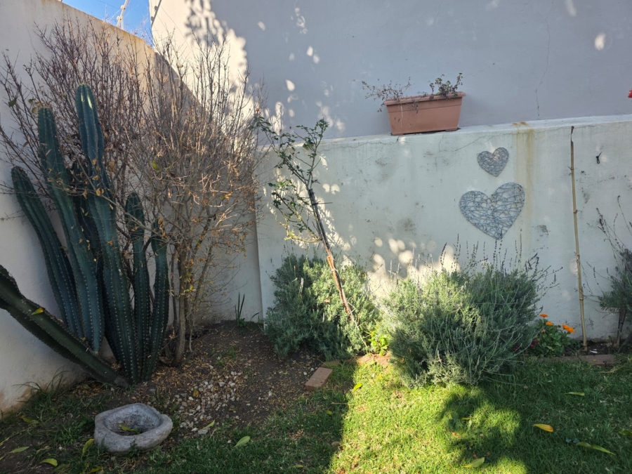 2 Bedroom Property for Sale in Orange Grove Gauteng