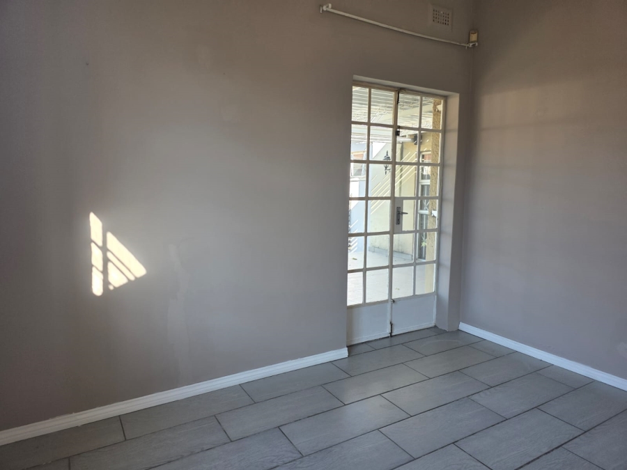 2 Bedroom Property for Sale in Orange Grove Gauteng