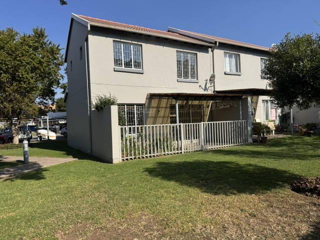 3 Bedroom Property for Sale in Greenstone Hill Gauteng