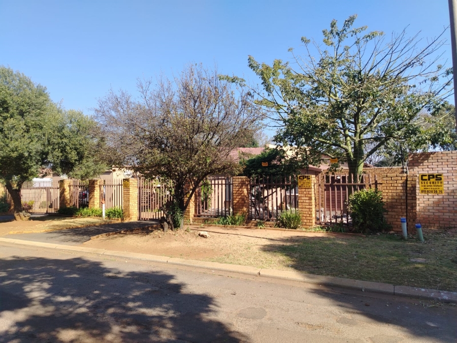 3 Bedroom Property for Sale in Mayberry Park Gauteng