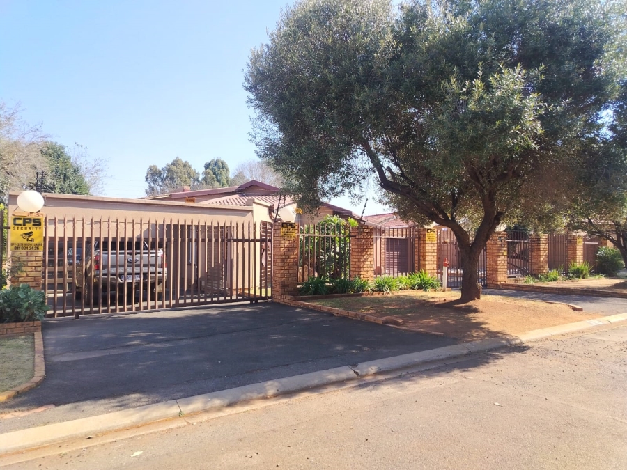 3 Bedroom Property for Sale in Mayberry Park Gauteng