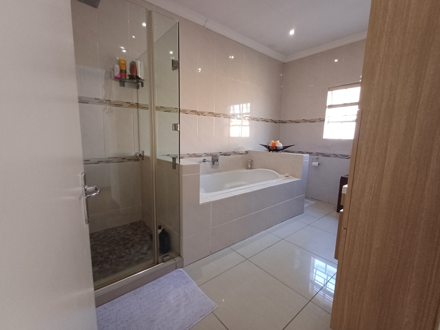 3 Bedroom Property for Sale in Dowerglen Ext 3 Gauteng