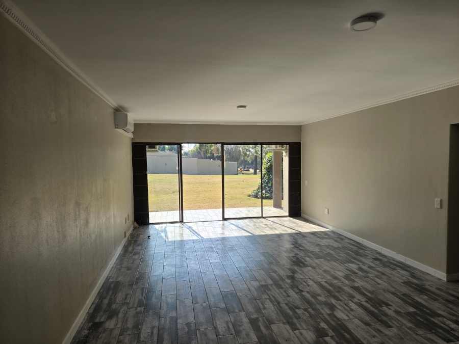 2 Bedroom Property for Sale in Lonehill Gauteng