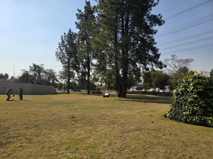 2 Bedroom Property for Sale in Lonehill Gauteng