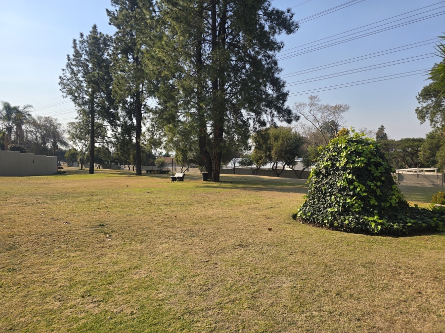 2 Bedroom Property for Sale in Lonehill Gauteng
