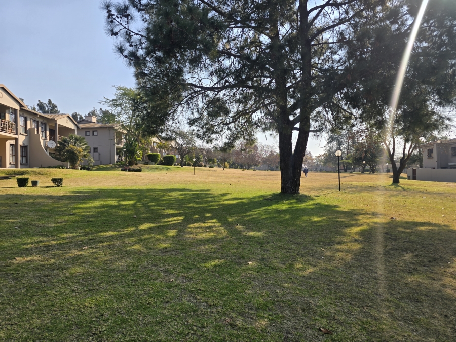 2 Bedroom Property for Sale in Lonehill Gauteng