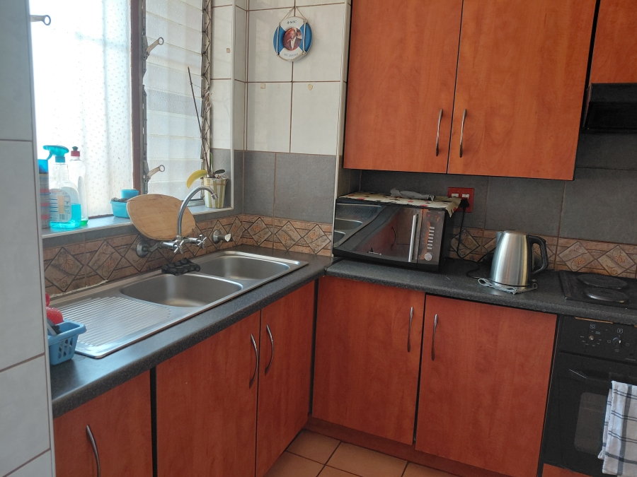 2 Bedroom Property for Sale in Pretoria North Gauteng