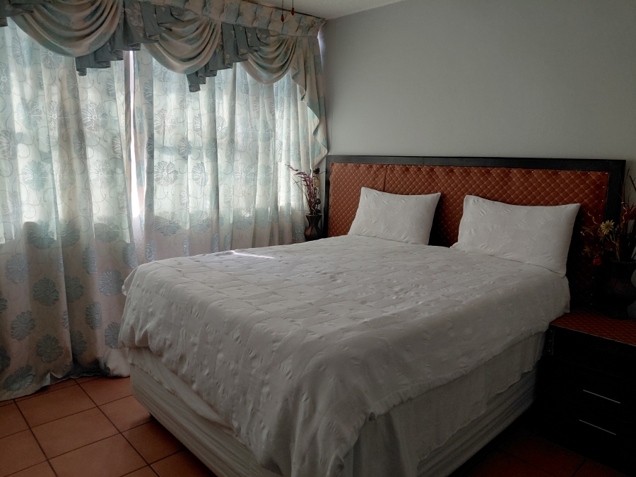 2 Bedroom Property for Sale in Pretoria North Gauteng