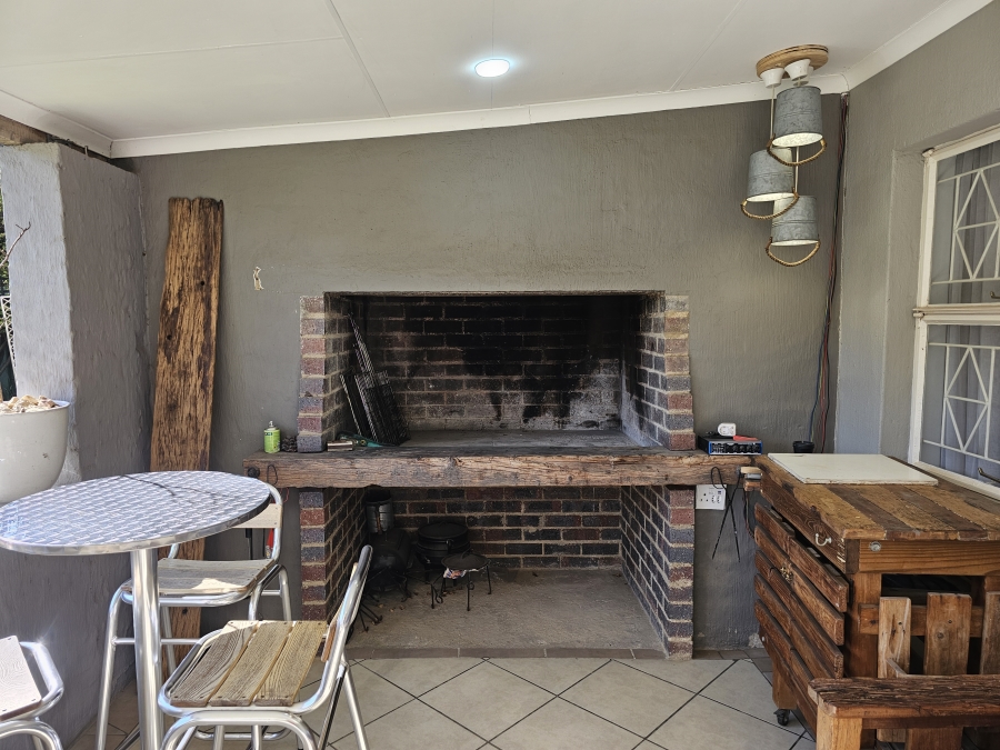 4 Bedroom Property for Sale in Brackenhurst Gauteng