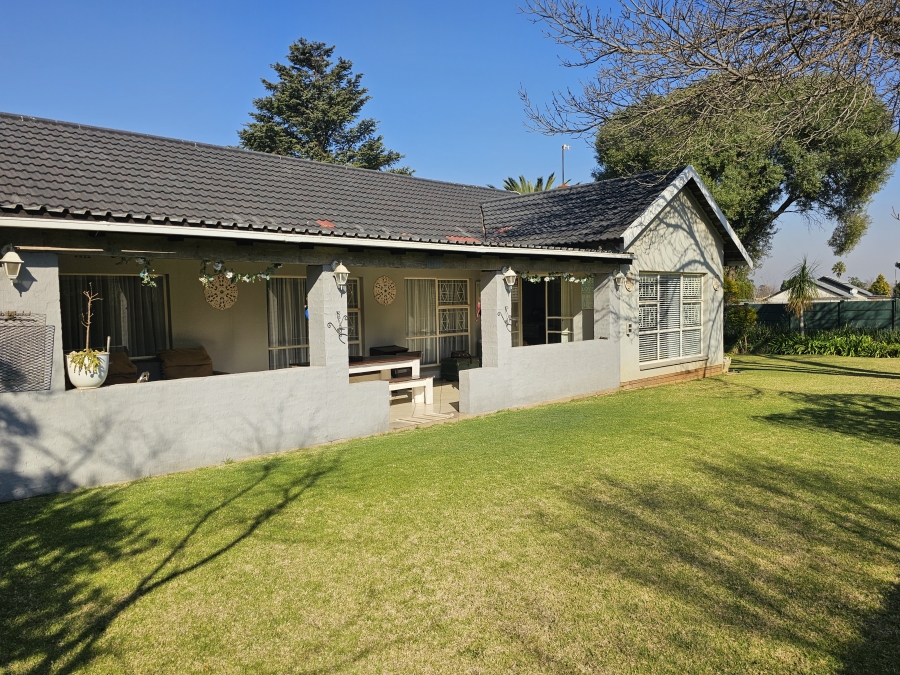 4 Bedroom Property for Sale in Brackenhurst Gauteng